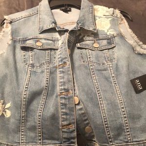 Sleeveless Jean vest